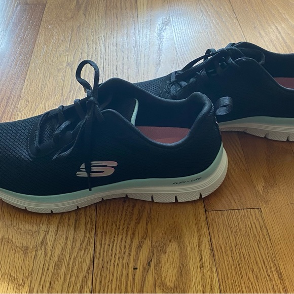 Skechers Shoes Women’s 10 US Black Air cooled Memory Foam Sneakers Flex-lite - Picture 4 of 9